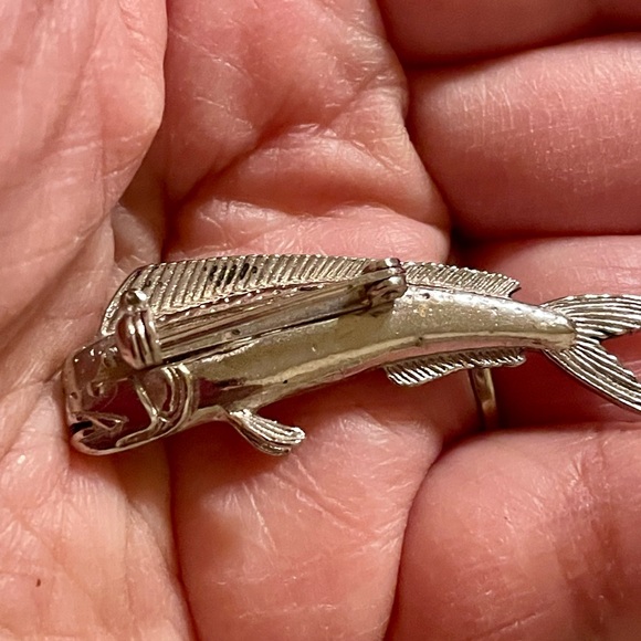 Silver Fish Lapel Pin - Metallic Fish Accessory - Picture 10 of 10